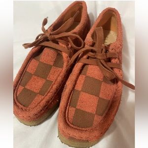 Clark’s Wallabee orange checkered women’s size 7